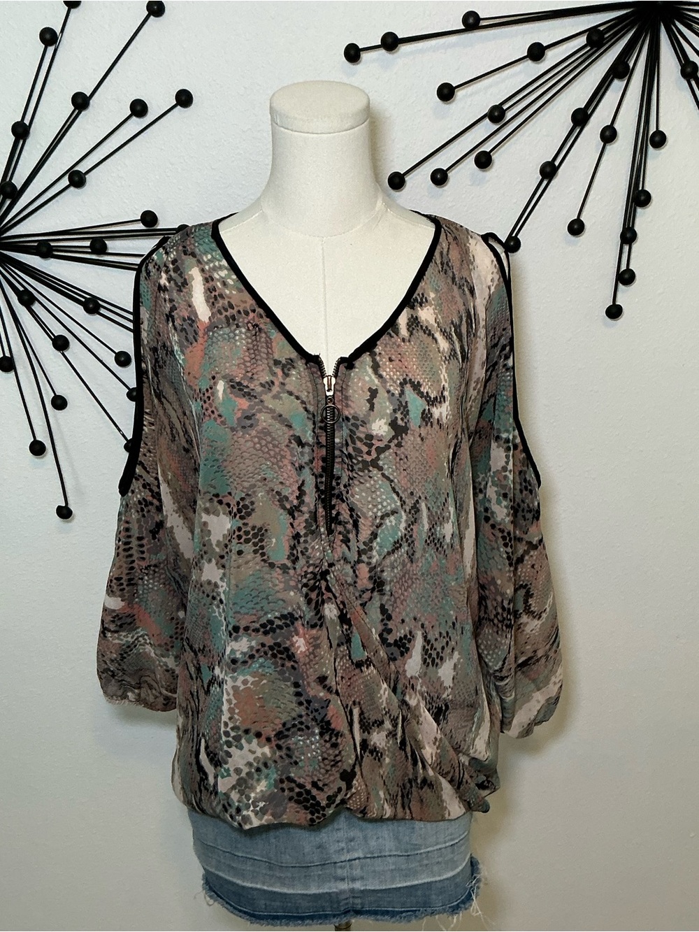 Venus Snake Print Cold Shoulder Zip Front Blouse Size Medium